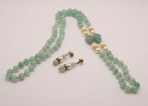 Vintage Hand-knotted Green 8mm Jade Beaded 31" Necklace and Earrings